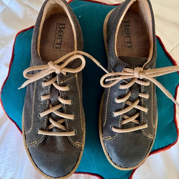 Born sneakers, size 9, brown - Picture 1 of 4